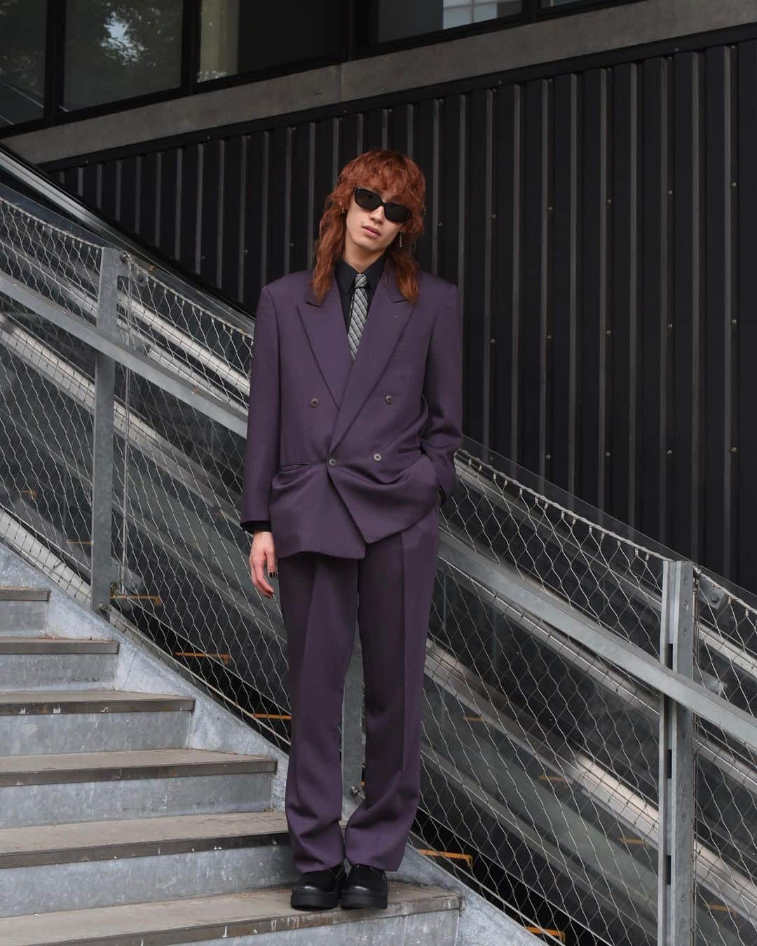 のインスタグラム：「・ ・ 【 Pick Up Styling 】 ・ PLESSO - Double Tailored Setup (Purple) ・ 着用モデル: @yotaro_nagaoka 183cm ・ こちらの商品はdudeアカウントプロフィールのURL「dude online」より通販可能な商品となっております。 ・ スタイリングを中心に更新している @dude_harajuku・ 日常・お客様・アイテム等を発信する @dude_harajuku_daily・ どちらのアカウントも是非フォロー宜しくお願い致します。 ・ ・」