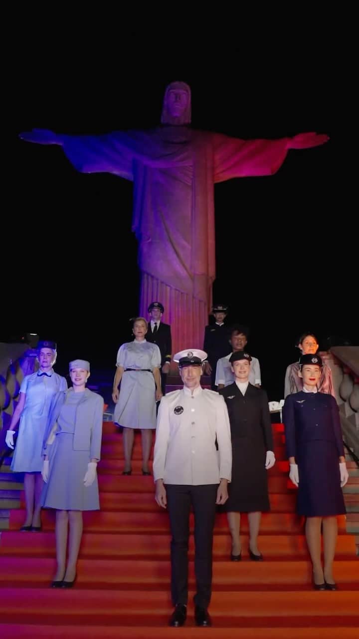 エールフランスのインスタグラム：「Air France celebrates its 90th anniversary from the summit of Corcovado in Rio de Janeiro, our first destination in South America. A unique fashion show of our uniforms from yesterday to today. ✈️ #AirFrance90」