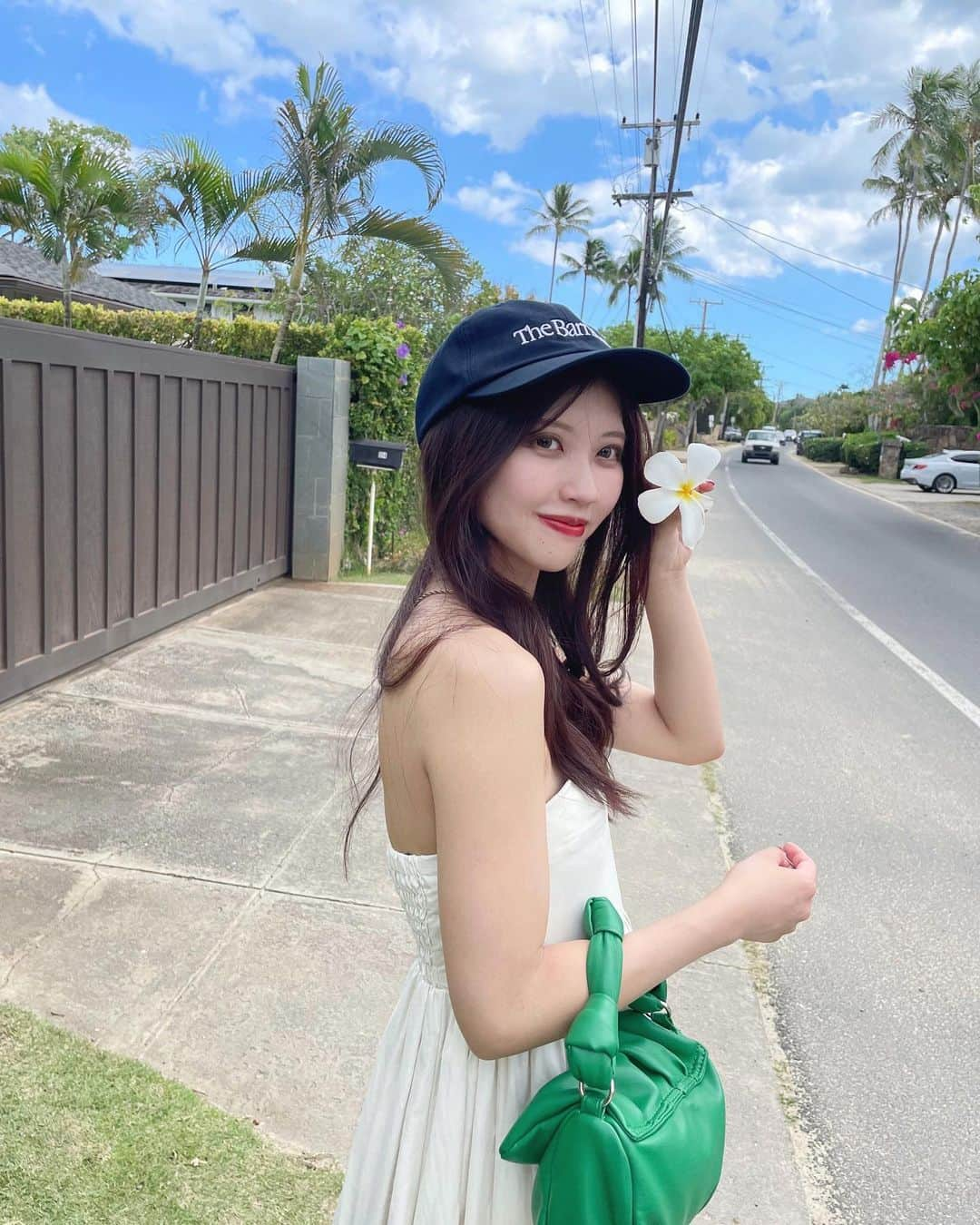 足立沙織さんのインスタグラム写真 - (足立沙織Instagram)「. Kailua beach🏝️♡  海の透明度がすごかった〜！ ここに行くまでの道のりもなんだか のんびりしてて好きだった😽  . #kailua#kailuabeach#kailuatown#hawaiitrip #ハワイ#カイルア#カイルアビーチ」11月10日 21時58分 - sao_ri_17