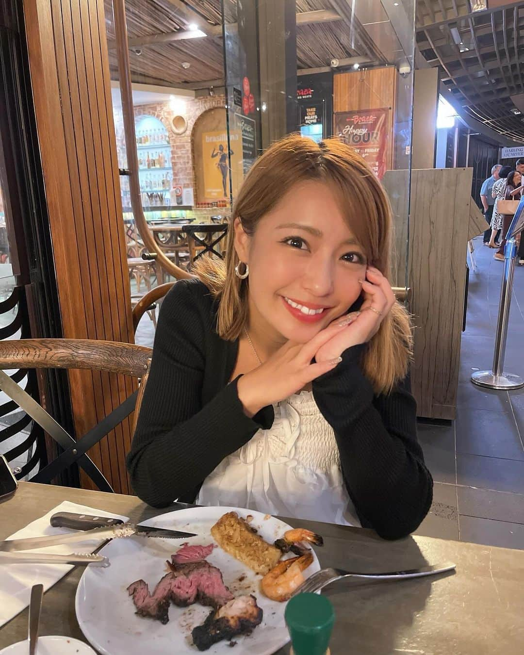 橋本梨菜さんのインスタグラム写真 - (橋本梨菜Instagram)「🍚 色んな国でいっぱい食べるシリーズ😗  この前のいっぱい食べてる写真載せたら人気だったので 載せてなかった写真たち一気にのせちゃう🥰  もりもり食べます🇯🇵🇰🇷🇦🇺」11月10日 22時02分 - hashimoto_rina_