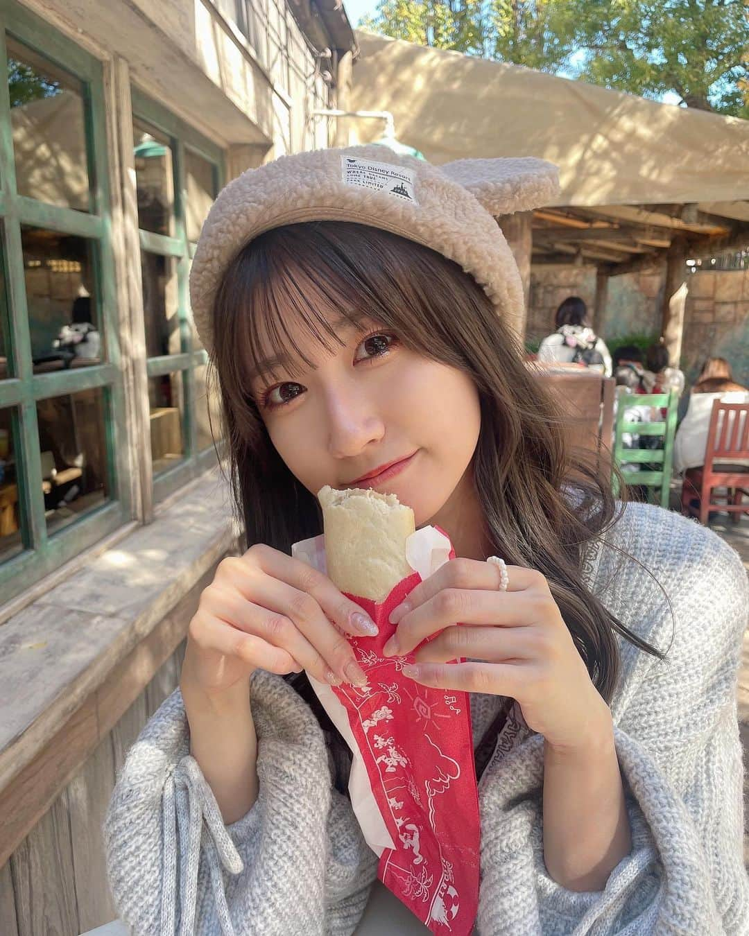 葵井るきさんのインスタグラム写真 - (葵井るきInstagram)「🤤 いっぱい食べて飲んだ〜〜〜〜🥖🍛🍿🥤💭🎀 ディズニーフード大好きっっっ♡  #ディズニーシー #ディズニー #40周年 #ディズニーコーデ #ディズニーグルメ #ディズニーフード #ディズニー食べ歩き  #code  #disney #disneysea #tokyodisneysea #tds #followme #instalike #instagood #fashion #ootd #instagood #instalike #followme」11月10日 22時22分 - ruuki_gram_