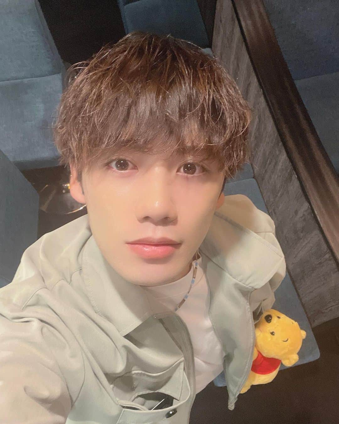 佐藤颯太さんのインスタグラム写真 - (佐藤颯太Instagram)「【お知らせ】 この度、ラフパニックの初ライブの日程が決まりました！ 12/5（火曜日）！！ そして、Jrメンバーとしてですが、 僕と、昴が初ライブにその日のメンバーとして出演出来ることになりました！！！ メンバーに入れなかった分すごい悔しい思いをしましたが、周りのメンバーの支え、ファンの方々の応援があってこそ、このデビューライブという後にも先にもない大事なライブに出れることにならました。 本当に感謝の気持ちでしかないです。  まだメンバーに確定になったわけではありませんが、 デビューライブに出れるということで、沢山の方々に見に来て頂きたいです！ そして、絶対メンバーになるため、これからもお店、ダンス共に頑張っていきたいです。絶対メンバーになって、ずっとみんなの前で歌って踊りたいです。 だから、今月絶対1位になりたい。 お店で1位になりたいです。 どうか応援の方よろしくお願い致します。 今月11/15までの期間も大事になってくると思うので僕も一生懸命頑張るので応援よろしくお願い致します。  そして、今回のライブ。 100人以上全員で呼べなかった場合、次回以降のライブが出来なくなります、、 絶対僕のファンの方々で沢山来てもらいたいです！！ もしチケット買ってくれた方いたら是非DMで送ってくれたら嬉しいです！！ 絶対後悔させません！みなさん会いに来てください！ 緑で会場が埋まること待ってます！！ さあがんばるぞーーー！！！   #ラフパニック  #ラフパニ  #03  #アイドル」11月10日 22時21分 - hyt.0418