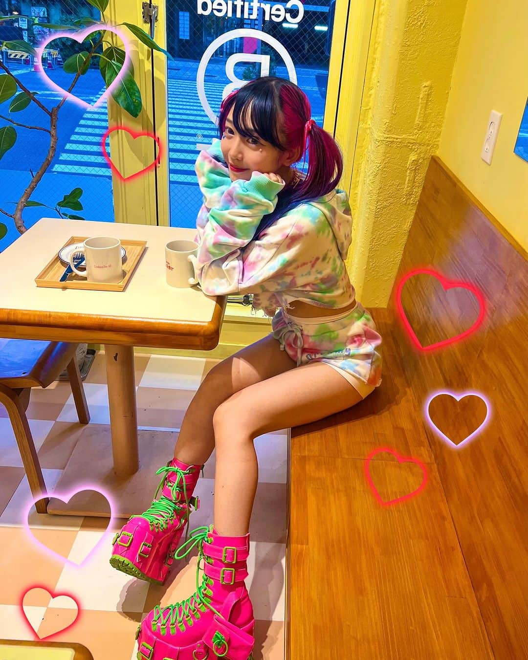 みするのインスタグラム：「I'm alien🌈💗✨👽🚀🪐」