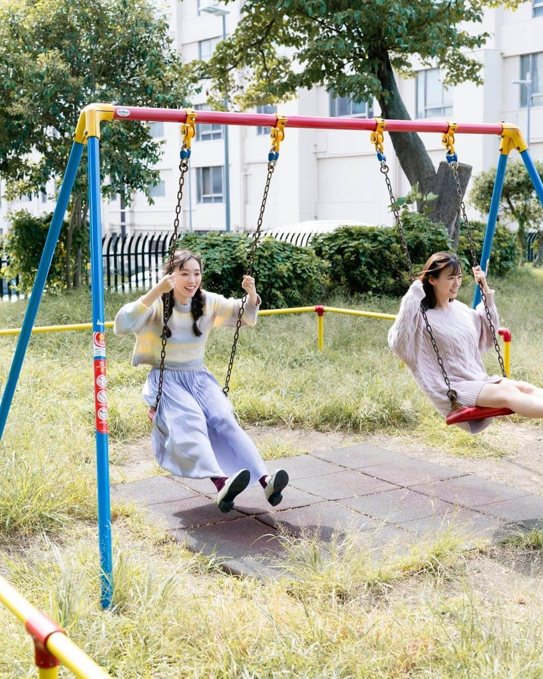 譜久村聖さんのインスタグラム写真 - (譜久村聖Instagram)「｢BOMB｣えりぽんと取材＆撮影していただきました～🎀  撮影中ずーっと日常って感じでした～ 楽しかった！  撮影は、カメラマン矢西誠二さんが撮ってくださいました📸 素敵な写真ありがとうございました✨  #BOMB #雑誌 #矢西誠二 さん #morningmusume23 #モーニング娘 #morningmusume #モーニング娘23 #生田衣梨奈 #譜久村聖 #ぽんぽんコンビ」11月10日 22時23分 - mizuki_fukumura.official