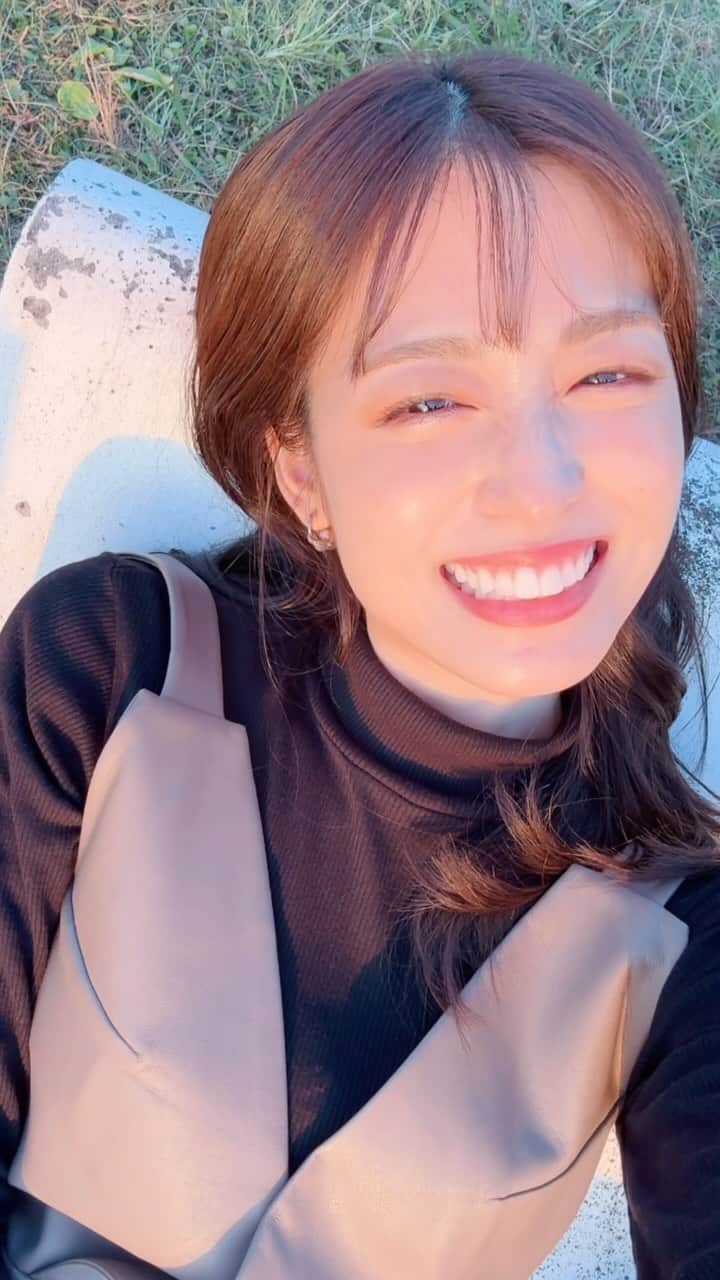 長谷川愛のインスタグラム：「最近の私です✌️ リラックスするのに外をぼーっと眺める時間を 数分だけでも作るようになりました✨」