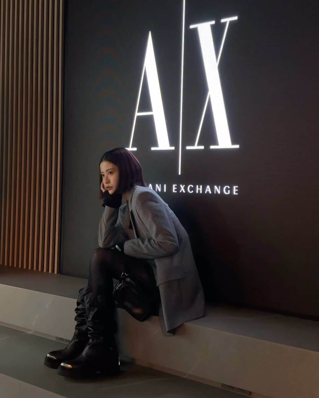 横田ひかるのインスタグラム：「ARMANI EXCHANGE インストア DJ イベント featuring RDC ＠A|X 原宿キャットストリートへ🎧  A|Xと音楽を自由に楽しめるイベントでした!A|Xロゴのアイテムやモノトーンのアイテムも可愛いかった~  @armaniexchange   #アルマーニエクスチェンジ #armaniexchange #PR」