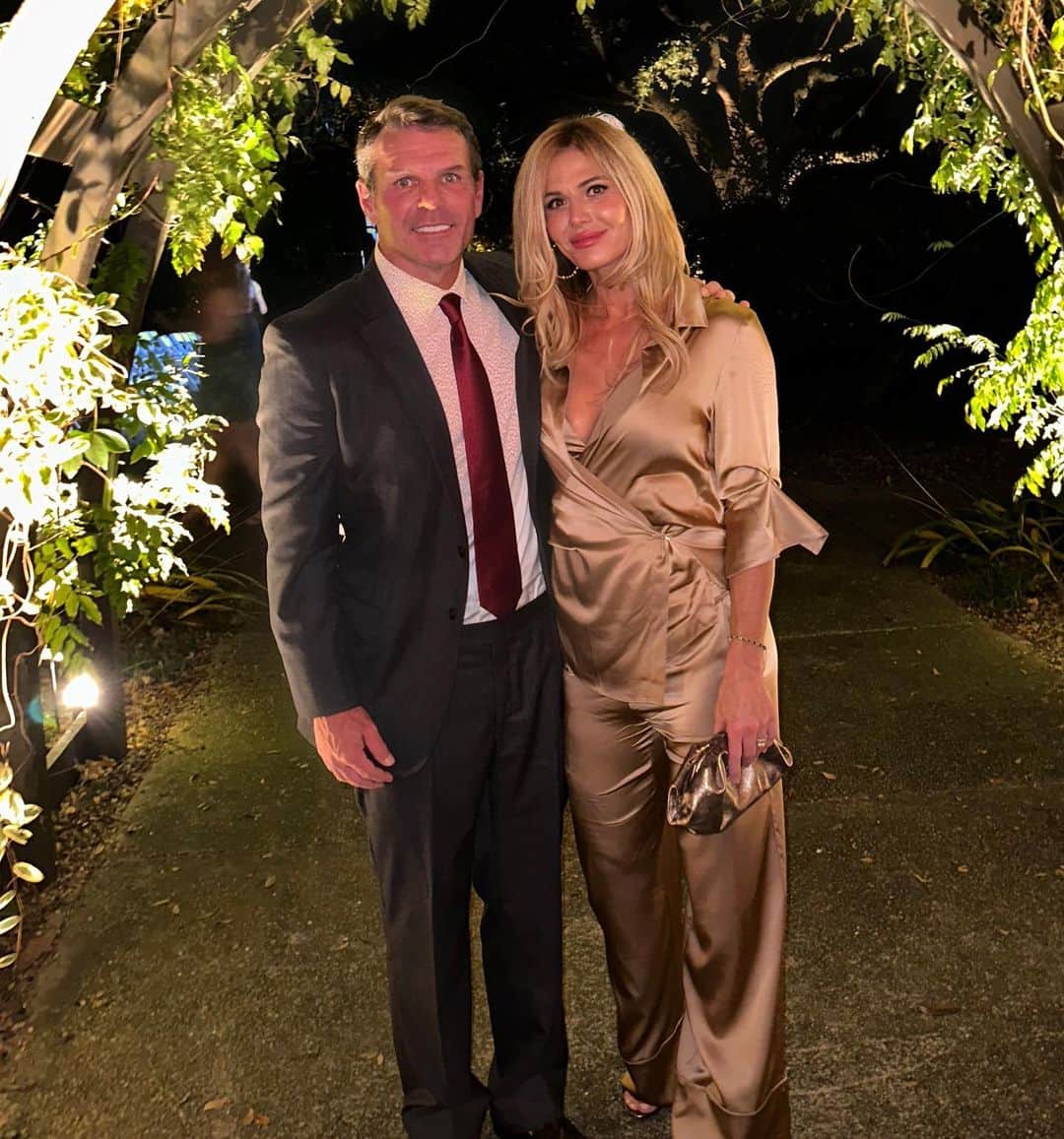 トリー・ウィルソンのインスタグラム：「Last night my hubby was honored as a distinguished ulumni from the University of South Carolina. To say I’m proud is an understatement.  He struggled in school when he was young & then realized he was dyslexic. When he graduated from HS he was told he would never be very successful & even told that maybe college wasn’t the route for him. This sounds so crazy to me because he’s one of the smartest ppl I’ve ever met.  He took those words and used them as fuel to prove them wrong and absolutely did just that.  Sometimes our struggles can fuel the desire for success more than the easy route. He learned how to think outside the box & went on to do some really badass things. And continues to keep doing more. He’s too humble to brag so I will.   Shoutout to the hard workers out there who are told they won’t succeed and don’t give up - but use it as fuel to rise higher than the naysayers could ever fathom.   @justinctupper」