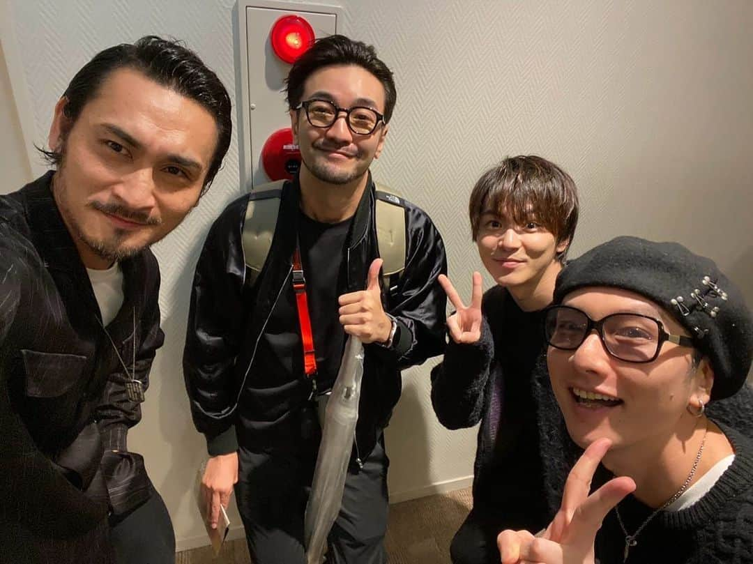 聡太郎さんのインスタグラム写真 - (聡太郎Instagram)「高木勝也くん主演の映画『生きない』  魂震えました。 引き込まれました。  映画カイジの現場で出会って、もう14,5年。  渋みが増して最高にかっこよかったです。  細貝圭くんとも10年ぶりぐらいに再会できました！  『生きない』公式サイトはこちら https://www.smokeylampstudio.com/  #生きない #高木勝也 @katsuyoung__1128」11月10日 22時52分 - sotarosotaro