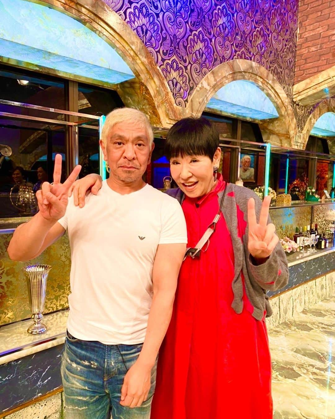 和田アキ子のインスタグラム：「フジテレビ『人志松本の酒のツマミになる話』に出演します❣️❣️❣️めっちゃ楽しかった〜😍😍松ちゃんありがとう🥰😊しかし、お酒飲みながら仕事なので、どんな事になってるのか、、、😅自分でも今から放送が楽しみですし、怖いです🤣🤣  来週、11/17(金)よる9時58分〜放送なので、皆さんも楽しみにしててください😊😊  #ako55th #フジテレビ #人志松本の酒のツマミになる話」