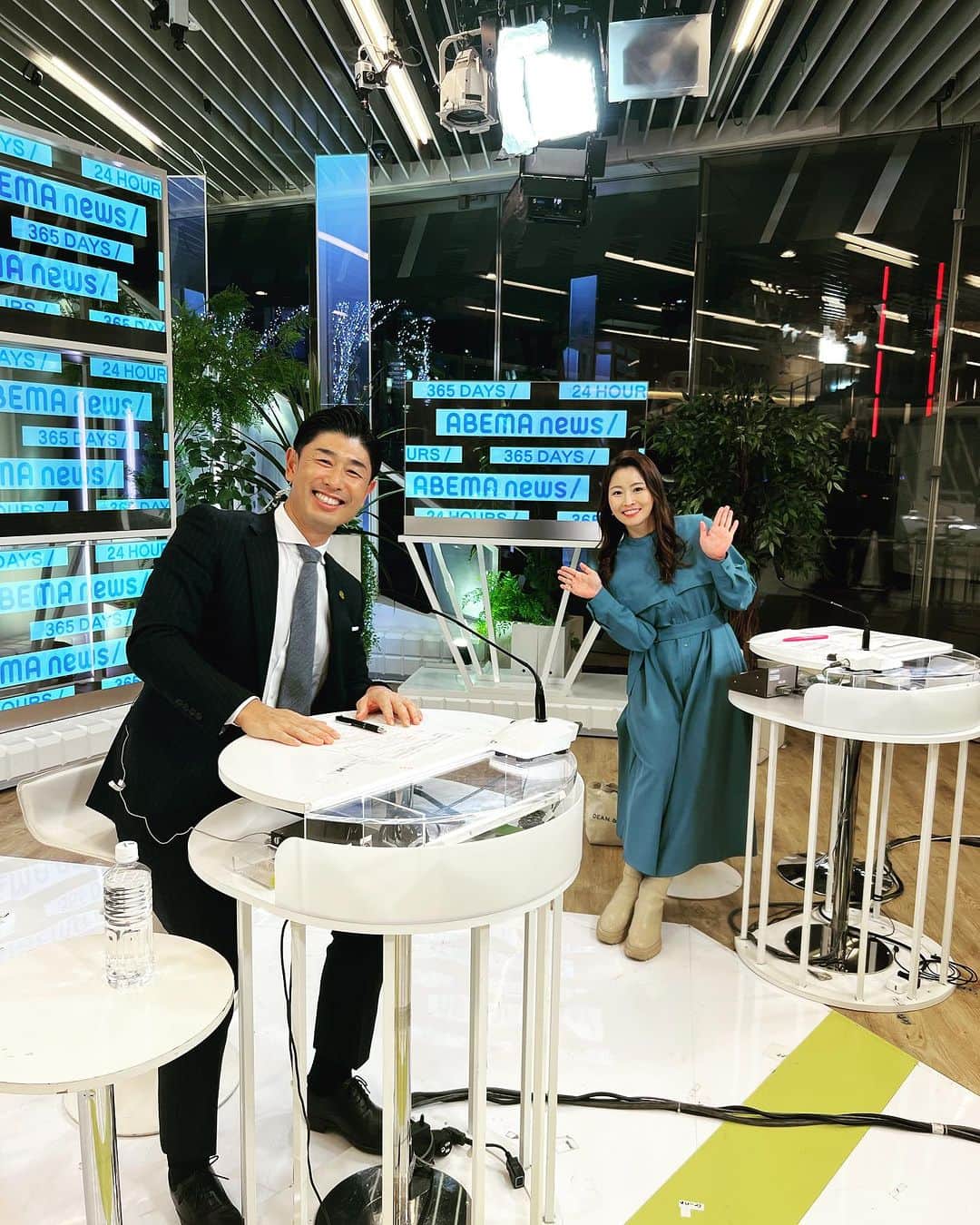 高橋大輔さんのインスタグラム写真 - (高橋大輔Instagram)「本日は  明後日12日・日曜日から福岡で始まる  大相撲・十一月場所のPRで17時からのABEMA NEWS生放送にお邪魔してきました🎤  楪(ゆずりは)アナウンサーの進行で私なりに見所を紹介させていただきました💡  ABEMAの大相撲中継ではライト層の方にも分かりやすく相撲をお伝えします🎵  そして  先日今場所の見所を元関脇・若の里の西岩親方にインタビューしてまいりました！  その模様がABEMAビデオで配信されております📺  https://abema.app/XdD2  インタビューをご覧になっていただき予習をすると、より十一月場所を楽しめると思います😉  是非！十一月場所もABEMA大相撲ライブでお楽しみください😊  楪アナウンサー、ありがとうございました🙇‍♂️  街はもうクリスマスモードですね〜🎄  #大相撲 #abema #abemanews #楪望 アナウンサー #十一月場所 #九州場所 #相撲 #abemaで大相撲 #西岩親方 #実況 #髙橋大輔 #高橋大輔」11月10日 23時04分 - daisuke_72