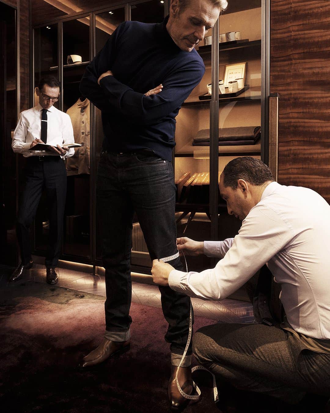 ベルルッティさんのインスタグラム写真 - (ベルルッティInstagram)「- THE ART OF BESPOKE WITH #BERLUTI: LAMBERT WILSON -   As part of its celebration of creativity and know-how, Berluti supports the Maison’s friends at different key moments in their careers.   This month, the Maison has created a bespoke look for Lambert Wilson. The French actor - who is voicing Jon on Disney's Star Wars: Visions airing November 14th - visited Berluti’s Parisian atelier to get his measurements taken for a suit and a pair of shoes, sparking a conversation with our Master Tailors and Shoemakers, and choosing his favourite fabrics, leathers and patinas. He then tried on the toile and shoe maquette, following the artisanal process, before seeing his finished look.   Talent: #lambertwilson  Photography: @zoecassavetes  Location: ‘Atelier Grande Mesure Tailleur’, ‘Atelier Sur Mesure Bottier’   #DRESSEDINBERLUTI」11月10日 23時02分 - berluti