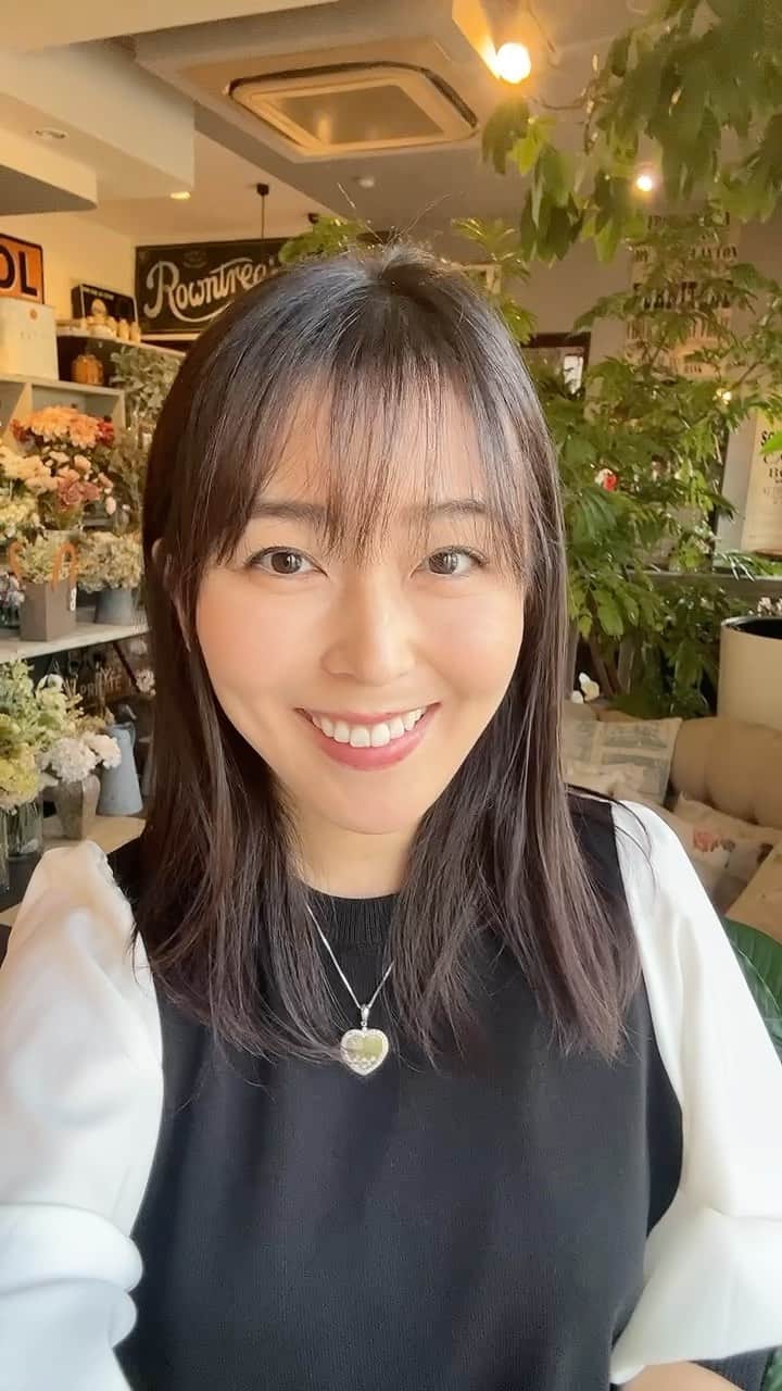 のインスタグラム：「元気？😀📽️  ここからは自撮り画像だけじゃなく動画も載せるし、人に撮ってもらった写真とかもアップしていこうと思っている📷思ってるだけだとなかなかできないけど、口に出したらやらないと嘘になっちゃうから、私はやるよー😘✌️  #動画 #movie #自分撮り #写真フォルダの中身公開」