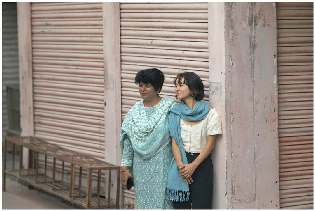 tammychannnのインスタグラム：「✴︎☕️  Tami and Sid @areysawant mama at Rishikesh. Thank you for sharing your experiences, knowledge, and for forming a meaningful connection with @oyasaikawaii captured by @nikonjp Z 8,135mm f/1.8 S Plena」