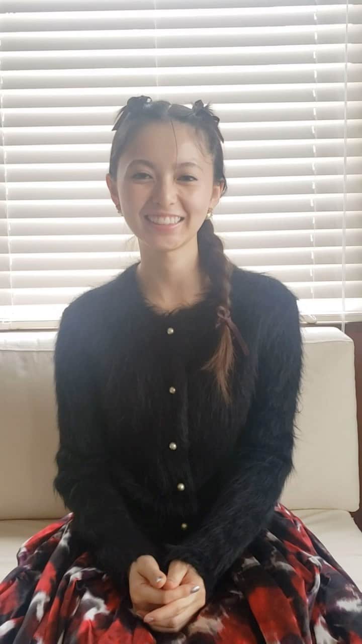 のインスタグラム：「本日発売のsweet12月号のカバーガール 齋藤飛鳥ちゃんよりコメントが届いたよ〜❤️💚  天使すぎる飛鳥ちゃんのお顔にメロメロになること間違いなしの誌面もゲットして、最後までしっかりチェックしてね🪽✨  #sweet12月号 #スウィート12月号 #齋藤飛鳥」