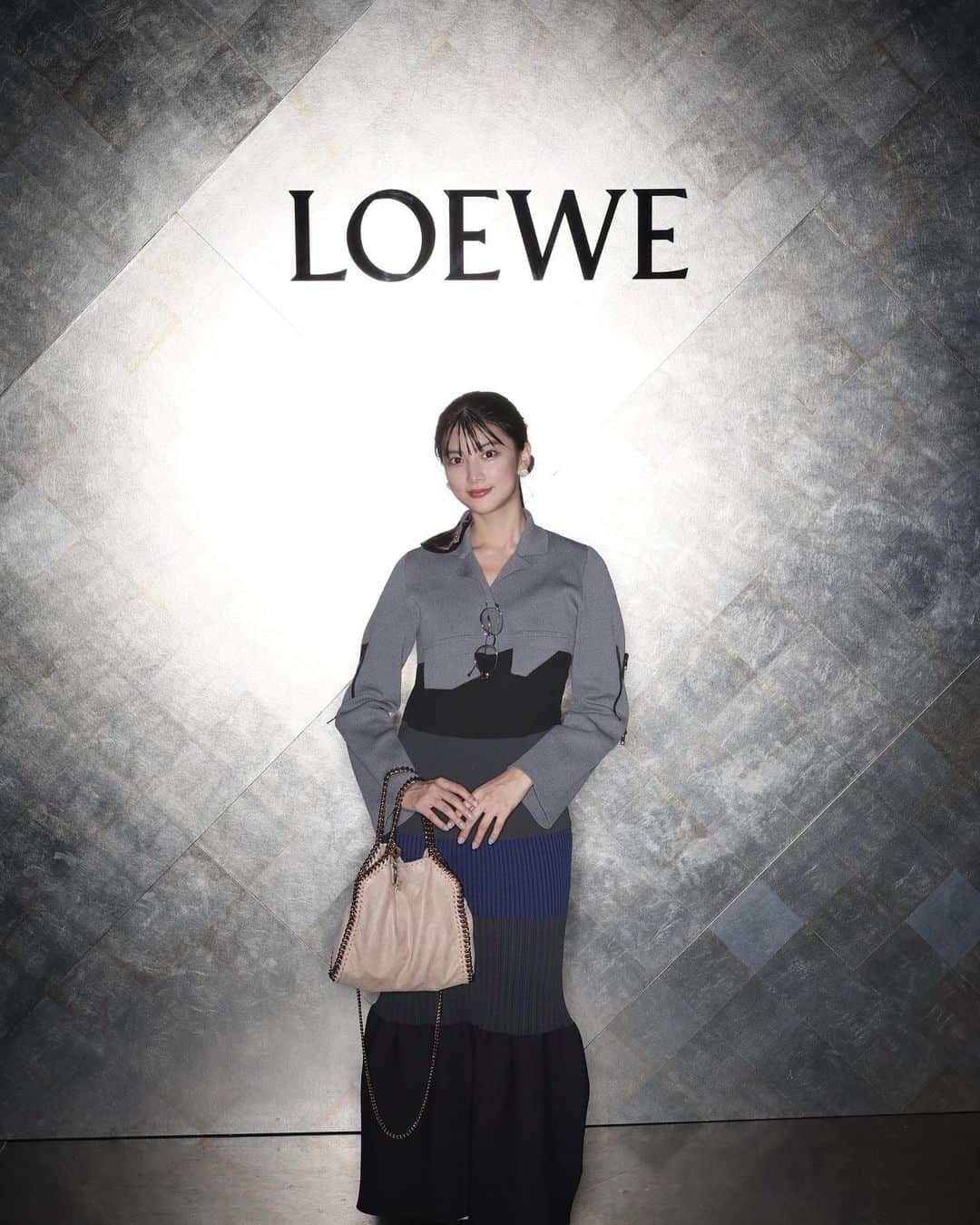 HITOMIさんのインスタグラム写真 - (HITOMIInstagram)「LOEWE after party @loewe  #LOEWE 　 ribbon @thebarnnet  jacket @un3d_official  one-piece @cepica_official  bag @stellamccartney」11月10日 14時52分 - __htm.13__