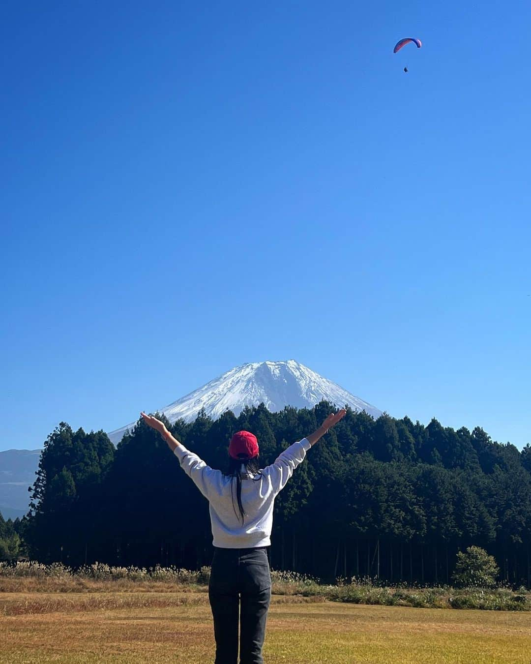 ユンチェヨンのインスタグラム：「-    내 마음속 평생 저장. 후지산 🗻」