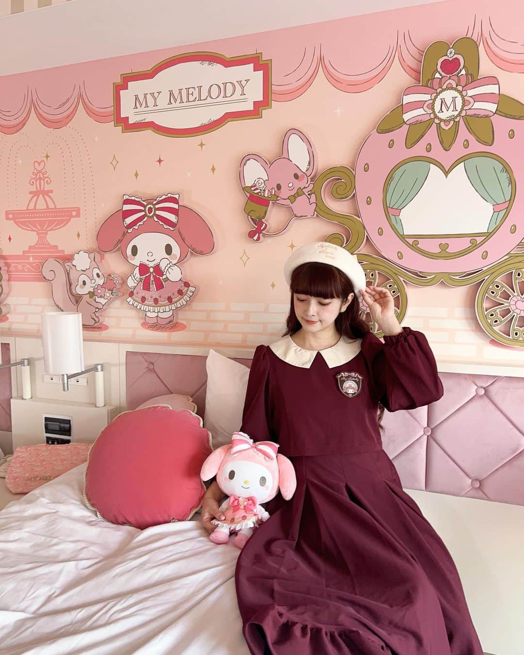 青木美沙子さんのインスタグラム写真 - (青木美沙子Instagram)「東京ドームホテルのマイメロちゃんルームにお泊まりしたよ💕本日VLOGが17時にYouTubeにアップします🎀  可愛すぎる空間💕 ちなみにクロミちゃんルームもあります💕  女子会にもぴったり💕」11月10日 15時21分 - misakoaoki