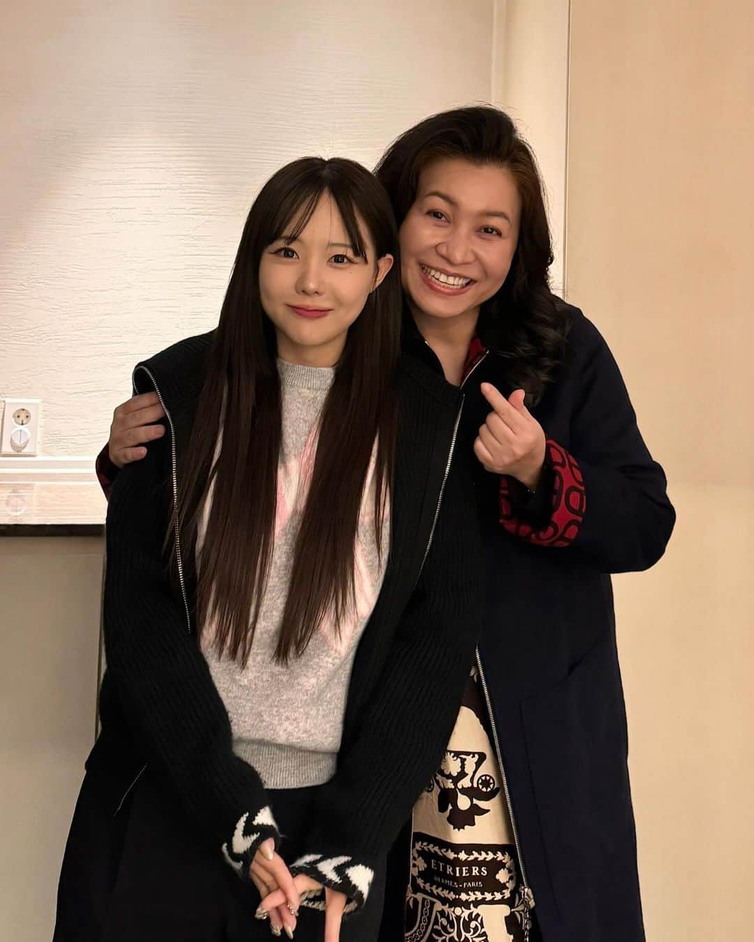 ホン・ヨンギのインスタグラム：「오은영박사님과 행복한 식사 ☺️✨」