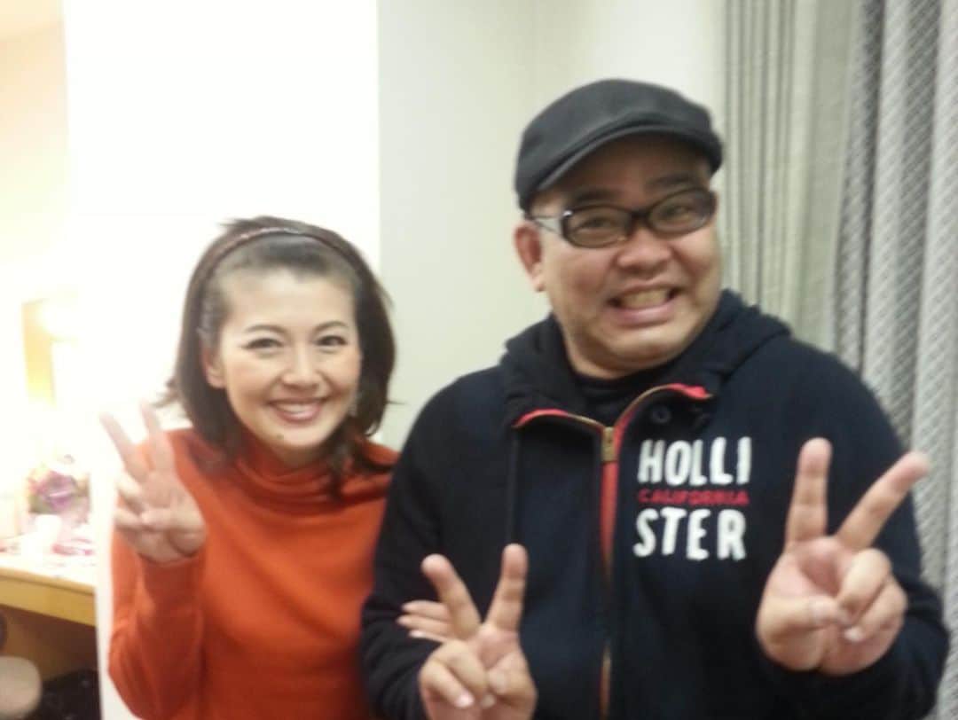 兵動大樹さんのインスタグラム写真 - (兵動大樹Instagram)「今日ラジオに南野陽子さんが来てくれはった！  ツーショットで写真撮ってくれはった。  2013年にも撮って頂いた！  素敵なまんま。  なんか頑張らんとあかんと思いました！  #関西演劇祭2023 #ほわっと」11月10日 15時43分 - daiki.hyodo