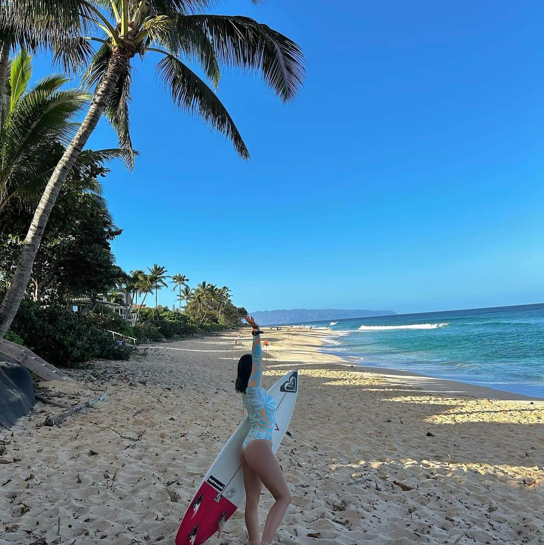 渡辺愛さんのインスタグラム写真 - (渡辺愛Instagram)「Hawaii😍🇺🇸🩷 @surfer_julie @roxyjapan」11月10日 16時52分 - _manawatanabe_