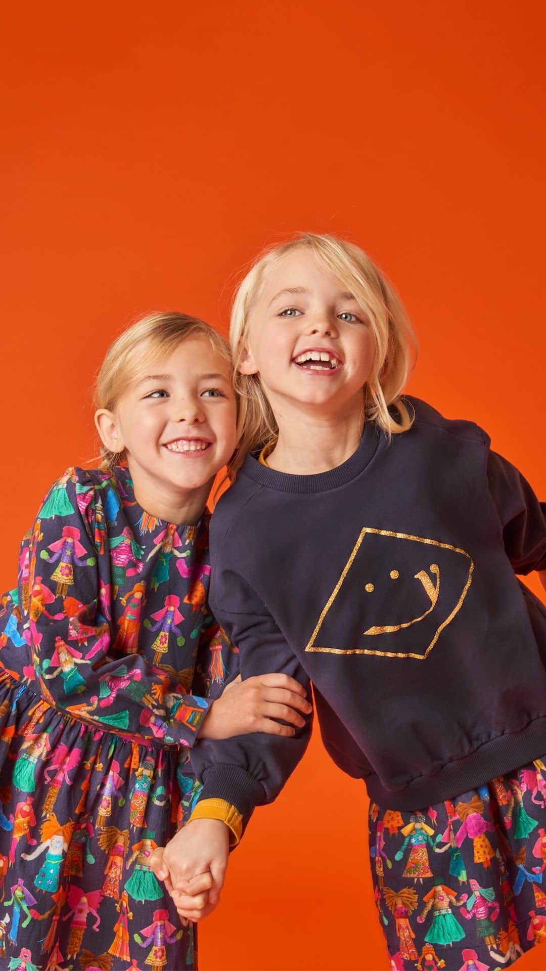 オイリリーのインスタグラム：「Be happy, do a little dance and smile all day because it’s almost weekend! 😄   #oilily #oililykids #fall #newcollection #printdesign #oililyworld #happyprint」