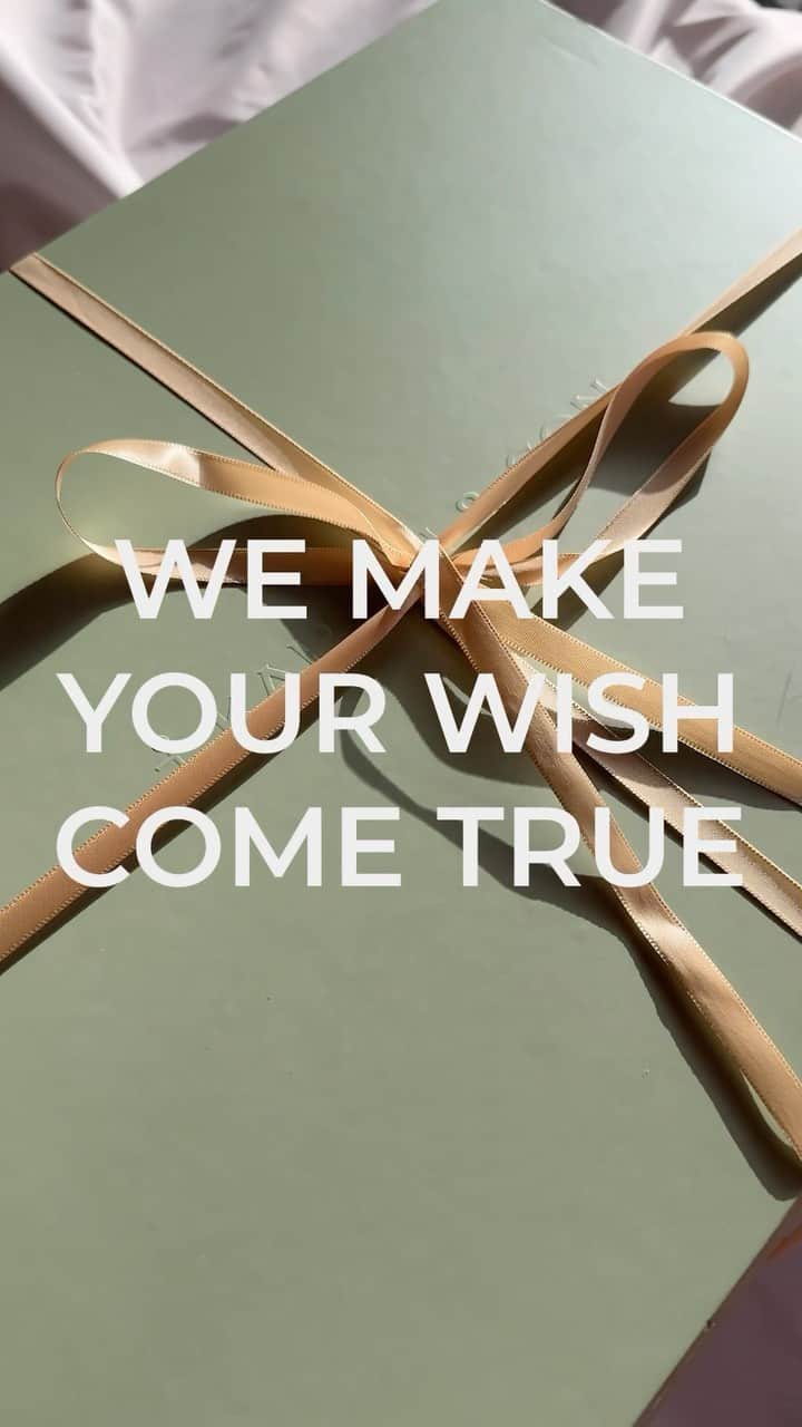 Kapten & Sonのインスタグラム：「WIN WIN WIN ✨ Hey Kapten’s! Your wish list - we make it come true 🤍 We are listening to you… and therefore: Which products have you always wanted to have from us? 🥰  WIN your WISH LIST of 10 X 500 € from us now 🤯   🤍 WHAT? 10 of YOU have the chance to have their wish list come true (10 x 500 €) 😮‍💨   🤍 HOW? Follow @kaptenandson, like our Reel and comment your wish list & tag your best friend 🫶 (you can comment as often as you like! 😳)     EXTRA: Increase your chances of winning and post the reel in your story!   Fingers crossed! 🤞 The giveaway ends on 16.11.2023 12 AM. #bekapten #betheexperience  Our Terms and Conditions: https://kaptenandson.zendesk.com/hc/en-gb/articles/360010604159-Terms-and-conditions-Kapten-Son-raffles%E2%81%A3%E2%81%A3」
