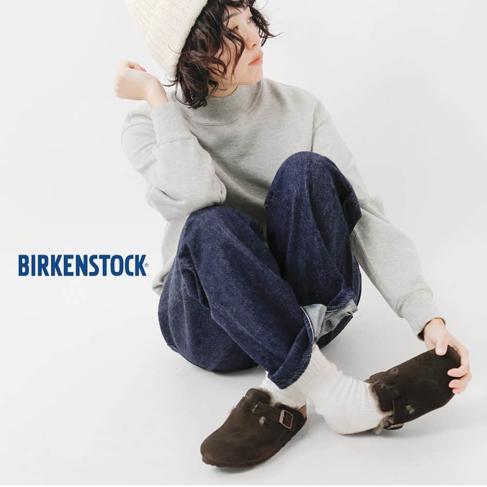 アランチェートさんのインスタグラム写真 - (アランチェートInstagram)「スエードとファーが秋冬にぴったりな 「BOSTON SHEARLING / ボストン シアリング」 . ビルケンシュトックの定番クロッグ、Bostonが超高級スエードレザーで飾られたホカホカのモデルで登場です。天然ラムスキンボアで覆われた中敷きとストラップのライニングが、おしゃれに、暖かく足元を包みます。素足ではもちろん、ソックスを合わせてもこれからの時期にピッタリなアイテム。 . . ●画像をタップすると商品ページをご覧いただけます。 ●top画面からHPを是非ご覧ください♪ . . #aranciato #piudiaranciato #aranciato_code #アランチェート #BIRKENSTOCK #ビルケンシュトック #BOSTON #BOSTON_SHEARLING #ボストン #ナロー #ナロー幅 #定番 #スタンダード #カジュアル #大人カジュアル #今日の服 #今日のコーデ #2023aw #2023秋冬」11月10日 17時01分 - aranciatobuyer