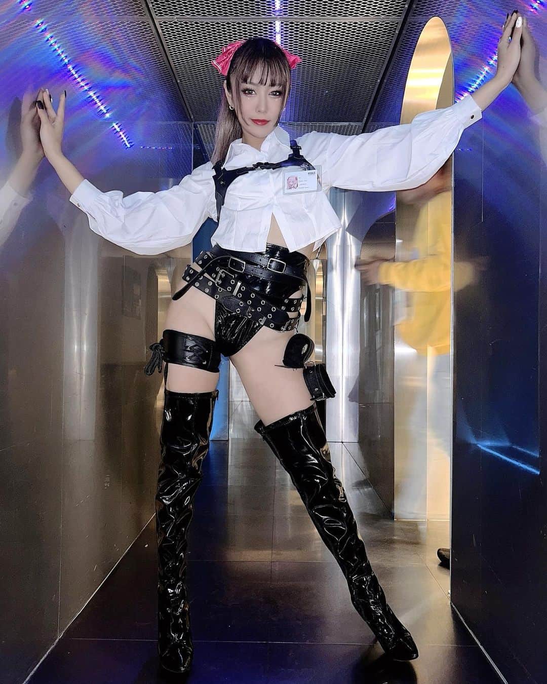 SIORIさんのインスタグラム写真 - (SIORIInstagram)「ユニコス着て踊った日💜  サディストお姉さんになった😇  #コスプレ #コスプレ女子 #勝利の女神  #NIKKE1stanniversary  #NIKKE1周年ありがうとう #NIKKE  #ニケ #ユニ  #メガニケ」11月10日 17時04分 - siori_burlesque