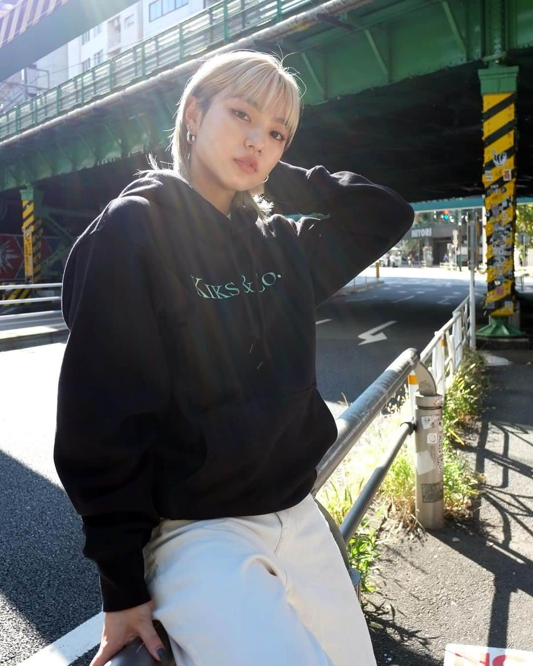 KIKSTYOさんのインスタグラム写真 - (KIKSTYOInstagram)「. STYLE SAMPLE '23 ITEM... ・KIKS&Co. HOODIE ・90s BOX LOGO HOODIE MODEL... @kurumi_m__  @bboy_yhi  . #kikstyo #stylesample」11月10日 17時17分 - kikstyo