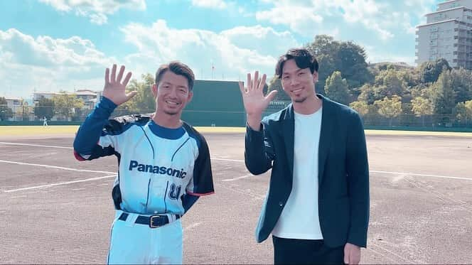 福澤達哉さんのインスタグラム写真 - (福澤達哉Instagram)「*** My second career is an interviewer??!! I interviewed former professional baseball player I respect. It was an amazing time.  #私が挑戦する人にインタビューする企画 #AimHigher #PanasonicNewsroomJapan #鳥谷敬 さん #元プロ野球選手 #パナソニック野球部コーチ #ずっと尊敬するアスリート #阪神タイガース #2005年のアレ #その頃からのファン #仕事そっちのけで #色々聞いちゃいました #成長するために一番大切なのは… #頑張ることをやめること？！ #その真意を知りたい方は #ぜひ記事をご一読ください #チャオ  「Aim Higher 鳥谷敬さん」で検索🔍  もしくは… プロフィール下にあるストーリーズ「My work ✍️」に 記事リンク貼ってます👀  プロフィールはこちら→@1tatsu5」11月10日 17時18分 - 1tatsu5