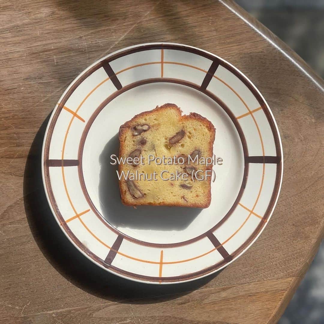 のインスタグラム：「【ABOUT LIFE COFFEE BREWERS 道玄坂】  [Gluten free 有機さつまいもとメープルくるみケーキ] 　 Pound cake using plenty of organic sweet potato  paste (Beni Haruka) has started 🍠 The accent is walnuts coated with maple syrup, so you can enjoy the texture as well.  Please pick it up to accompany your coffee ☕️  有機さつまいもペースト(紅はるか)をふんだんに使用したパウンドケーキが始まりました🍠 アクセントにはメープルシロップでコーティングした胡桃が入っていて、食感もお楽しみ頂けます🍁  コーヒーのお供にお手に取ってみてください☕️ 🚴dogenzaka shop 9:00-18:00(weekday) 11:00-18:00(weekend and Holiday) 🌿shibuya 1chome shop 8:00-18:00  #aboutlifecoffeebrewers #aboutlifecoffeerewersshibuya #aboutlifecoffee #onibuscoffee #onibuscoffeenakameguro #onibuscoffeejiyugaoka #onibuscoffeenasu #akitocoffee  #stylecoffee #warmthcoffee #aomacoffee #specialtycoffee #tokyocoffee #tokyocafe #shibuya #tokyo」