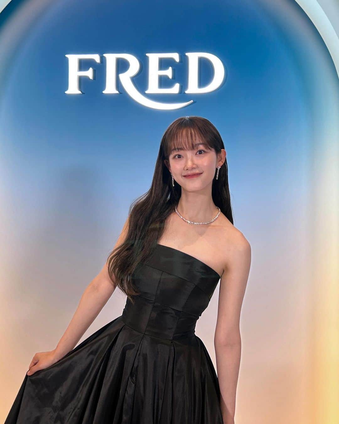 イ・ユミのインスタグラム：「아름다운프레드🩵🧡💛 @fredjewelry -#광고 #FREDParis #FREDJewelry #FREDExhibition #FREDHeritage」