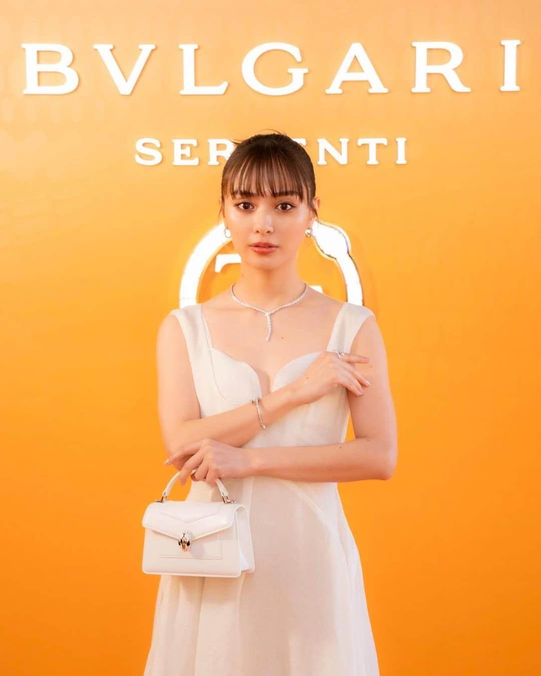 内田理央さんのインスタグラム写真 - (内田理央Instagram)「BVLGARI 「ブルガリ セルペンティ 75周年  時を超えて紡がれる無限のストーリー展」   セルペンティはイタリア語で蛇という意味。 神秘的で美しいジュエリーを身につけて歴代のジュエリーやアートを堪能しました💎 ブルガリ公式LINEで来場予約できるそうなので、 皆様も特別な体験を是非♡  @bulgari  #Bulgari #BulgariJewelry #Serpenti #Serpenti75 #PR」11月10日 17時20分 - rio_uchida