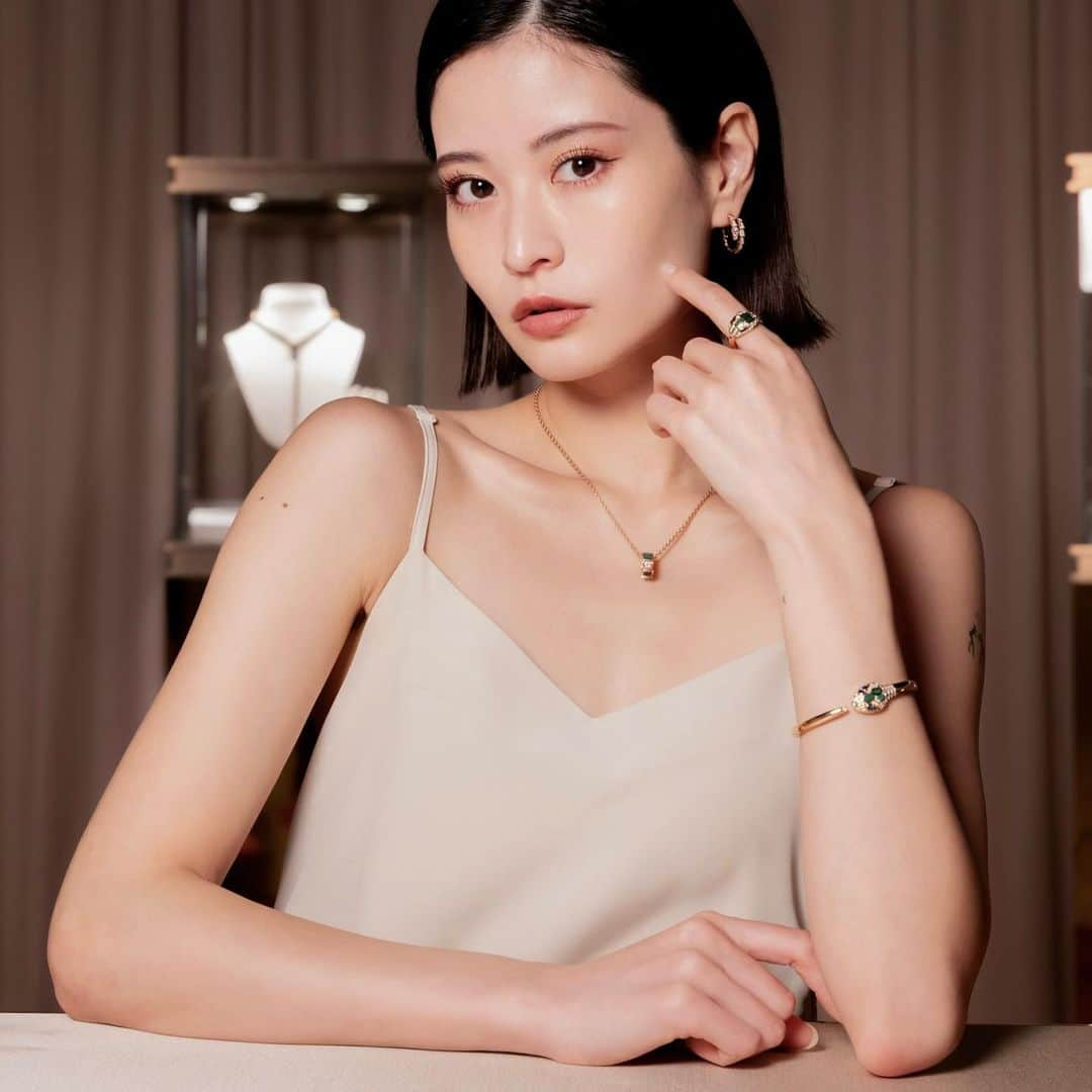 横田ひかるさんのインスタグラム写真 - (横田ひかるInstagram)「BVLGARI 🐍💎  "ブルガリ セルペンティ 75周年 時を超えて紡がれる無限のストーリー展"へ  貴重な宝石"セルペンティ"の輝きに心奪われ、アートの世界が融合したモダンな空間やデザインがとても素敵でした。  11/26(日)まで開催されています。ブルガリ公式LINEから事前来場予約出来ます。  @bulgari   #PR #Bulgari #BulgariJewelry #Serpenti #Serpenti75」11月10日 17時23分 - _rncn950805