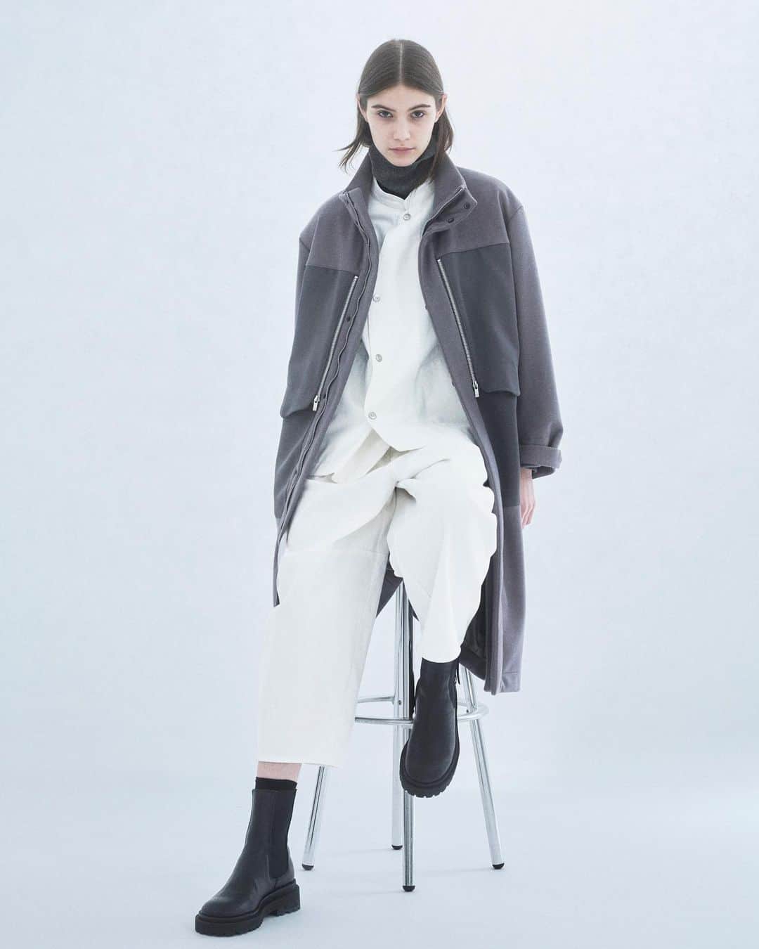 のインスタグラム：「… AUTUMN-WINTER 2023  デニム特有のハードさが少なく、しなやかな着心地のズッカのコットンデニムのジャケットは、男女ともに楽しめるユニセックス・サイズ展開。ワークウェアディテールをパーツに落とし込んだ、遊び心あるデザイン。  _ Cotton Denim Jacket CZ34FD909 _ @zucca_staff #newarrivals #autumn #winter #2023 #aw23#collection #fashion #tokyo#japan#ootd #zucca #zuccatokyo #ズッカ#ズッカトウキョウ #anetonlinestore」