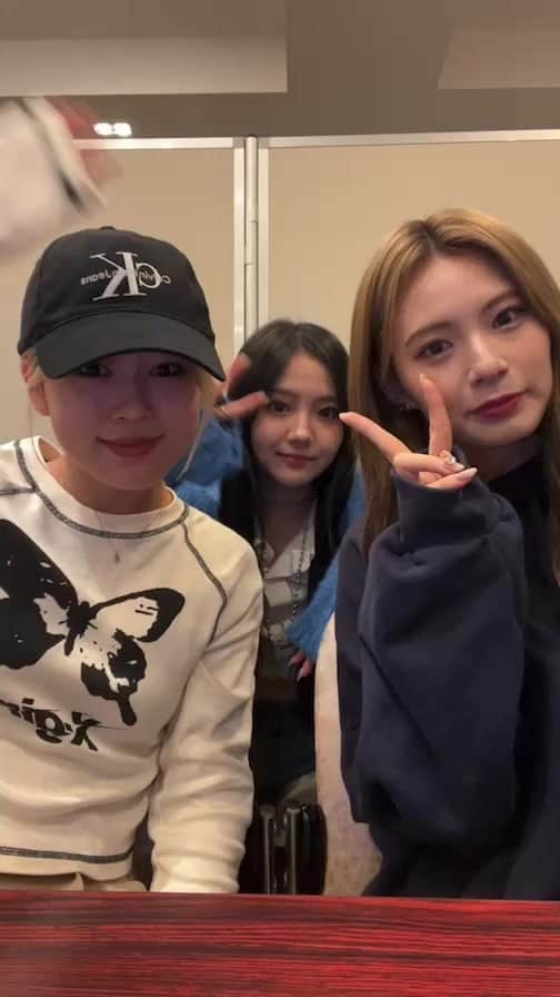 のインスタグラム：「11/12(sun) 13:00- オンラインサイン会 "リミスタ" 💬🤍」