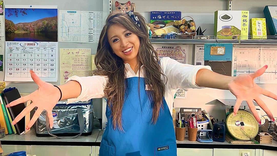 河辺ほのかさんのインスタグラム写真 - (河辺ほのかInstagram)「Tポイント20周年ムービーに出演させて頂いております💗 エモいとはこの事！って感じの2000年代あるあるも細かく織り交ぜられたテンポよく面白いそして、記念すべきTポイント20周年記念の作品に関わらせて頂いてとてもとても嬉しいです！！！ ぜひご覧くださいいいい🫶🏼 #プレイバックでTポイント」11月10日 20時00分 - honoka4b