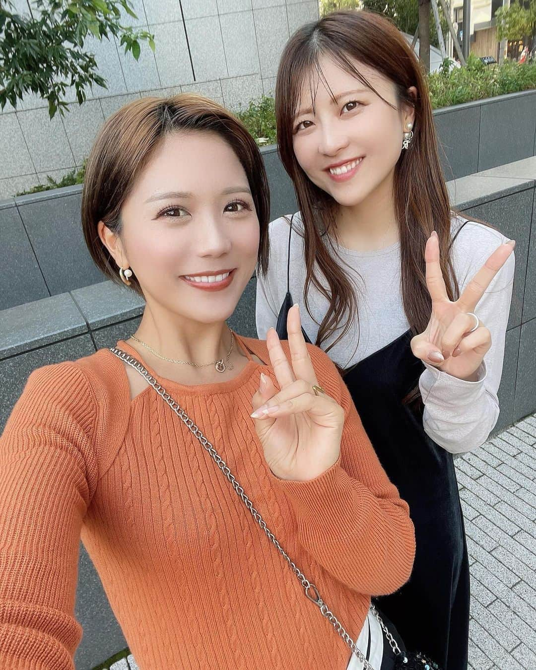 海江田麻貴さんのインスタグラム写真 - (海江田麻貴Instagram)「ㅤㅤㅤㅤㅤ ㅤㅤㅤㅤ  ㅤㅤㅤㅤㅤ11/10🤍このまえ、大好きな先輩のお誕生日祝いしました🎂 ㅤㅤㅤㅤㅤ ㅤㅤㅤㅤㅤ 今の私を形作る上でなくてはならない存在で、 新しいチャレンジをするときや就職するか迷ったとき、 人生の岐路に立つときいつも相談してきた私のロールモデル🌼 ㅤㅤㅤㅤㅤ ㅤㅤㅤㅤㅤ 今でも悩んだときは、ゆりさんやったらどうするかなぁって考えたり あの時の言い方良くなかったなぁって反省するときも、 ゆりさんやったらこんな言い方するかなぁって考えたりします☺︎  ㅤㅤㅤㅤㅤ ㅤㅤㅤㅤㅤ久しぶりにまたゆりさんと会えるようになったから もう2023年は良い年やったって言える🤭 ㅤㅤㅤㅤㅤ ㅤㅤㅤㅤㅤ 出会ってくれてありがとうございますの大好きな先輩 お誕生日おめでとう御座います🥰 大切な人の大切な日は私にとっても大切なので 今日の投稿にしたくなりました☺︎ ㅤㅤㅤㅤㅤ ㅤㅤㅤㅤㅤㅤㅤㅤㅤㅤ 素敵な一年になりますように🤍 ㅤㅤㅤㅤㅤ ㅤㅤㅤㅤㅤ ㅤㅤㅤㅤㅤ  ㅤㅤㅤㅤㅤ ㅤㅤㅤㅤㅤ ㅤㅤㅤㅤㅤ#happybirthday #お誕生日おめでとうございます  #bff」11月10日 17時44分 - _makiii0924_