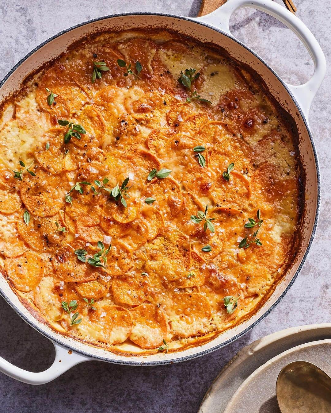 Gaby Dalkinさんのインスタグラム写真 - (Gaby DalkinInstagram)「All about that Au Gratin life these days! Sweet Potato Gratin and a tradition Au Gratin are both up on WGC and honestly, you should make them BOTH for thanksgiving 💛 https://whatsgabycooking.com/sweet-potato-gratin/」11月10日 23時26分 - whatsgabycookin