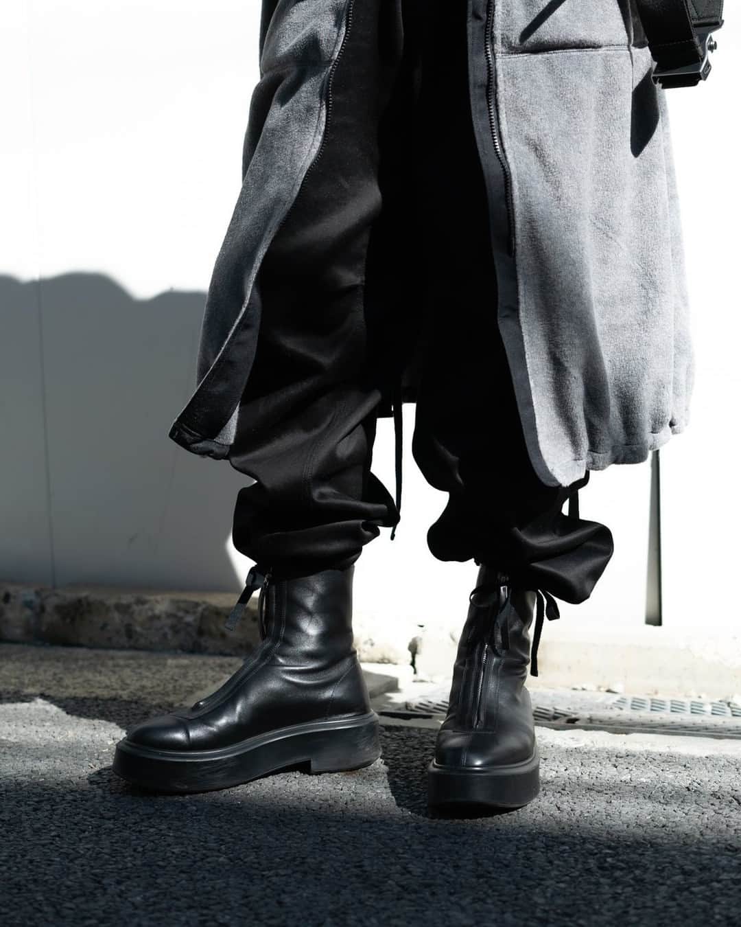 Fashionsnap.comさんのインスタグラム写真 - (Fashionsnap.comInstagram)「Name: Tomoyuki Hibino⁠ Age: 30⁠ Occupation: buyer⁠ ⁠ Coat #HYKE⁠ Inner #DRIESVANNOTEN⁠ Pants #sacai⁠ Bag #BOTTEGAVENETA⁠ Shoes #THEROW⁠ Rings #JILSANDER⁠ Earrings #LEMAIRE⁠ ⁠ Photo by @uncertain_sun⁠ ⁠ #スナップ_fs #fashionsnap #fashionsnap_men」11月10日 18時00分 - fashionsnapcom