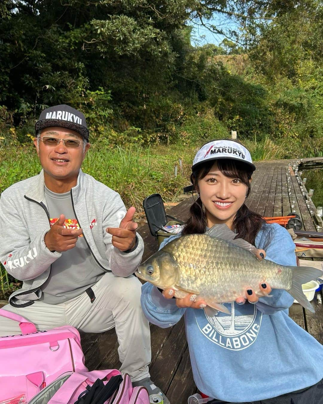 片原恵麻さんのインスタグラム写真 - (片原恵麻Instagram)「へらにハマってもいいですかLevel.13  富里乃堰さんで、萩野先生に教えて頂きました〜!!  新べらめちゃめちゃ綺麗だった〜🥰🥰🥰  へら釣りに欠かせない偏光は　@bunny_walk  ウキの見やすさが全然ちがう🤦‍♀️✨️  #pr#マルキユー#プライムエリア#へらにハマってもいいですか  #へら釣り#ヘラブナ#ヘラブナ釣り#primearea#富里乃堰#釣りガール#釣り女子#ZEQUE#偏光サングラス#タレックス#TALEX#bunnywalk」11月10日 17時54分 - emma_katahara