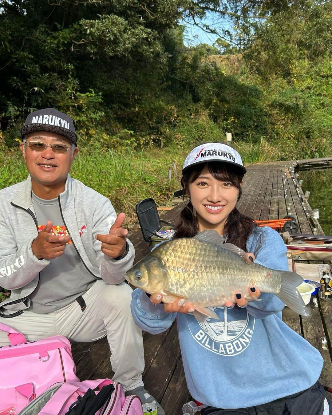 片原恵麻さんのインスタグラム写真 - (片原恵麻Instagram)「へらにハマってもいいですかLevel.13  富里乃堰さんで、萩野先生に教えて頂きました〜!!  新べらめちゃめちゃ綺麗だった〜🥰🥰🥰  へら釣りに欠かせない偏光は　@bunny_walk  ウキの見やすさが全然ちがう🤦‍♀️✨️  #pr#マルキユー#プライムエリア#へらにハマってもいいですか  #へら釣り#ヘラブナ#ヘラブナ釣り#primearea#富里乃堰#釣りガール#釣り女子#ZEQUE#偏光サングラス#タレックス#TALEX#bunnywalk」11月10日 17時54分 - emma_katahara