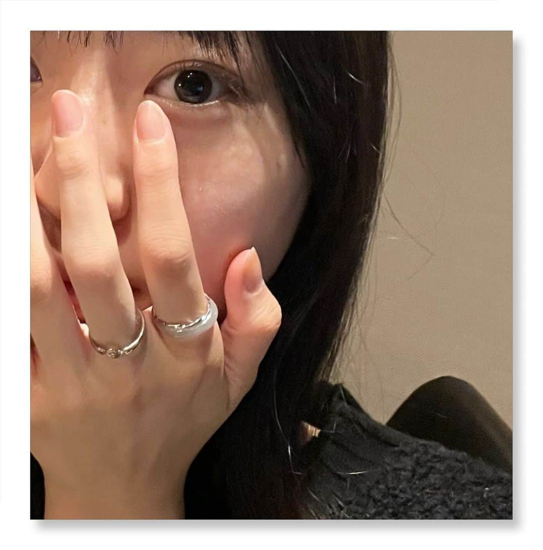 国本姫万里のインスタグラム：「久しぶりに指輪をして出かけた日💍*。 カラーリングも使って大人っぽいでしょ！  #国本姫万里 #ひまり #スターダストプロモーション #スターダストプロモーション制作3部  #ニコラ #モデル #ニコラモデル #ニコモ #カンコー #カンコー委員会 #nicola #ニコラ12月号  #リング #カラーリング #09 #中2」