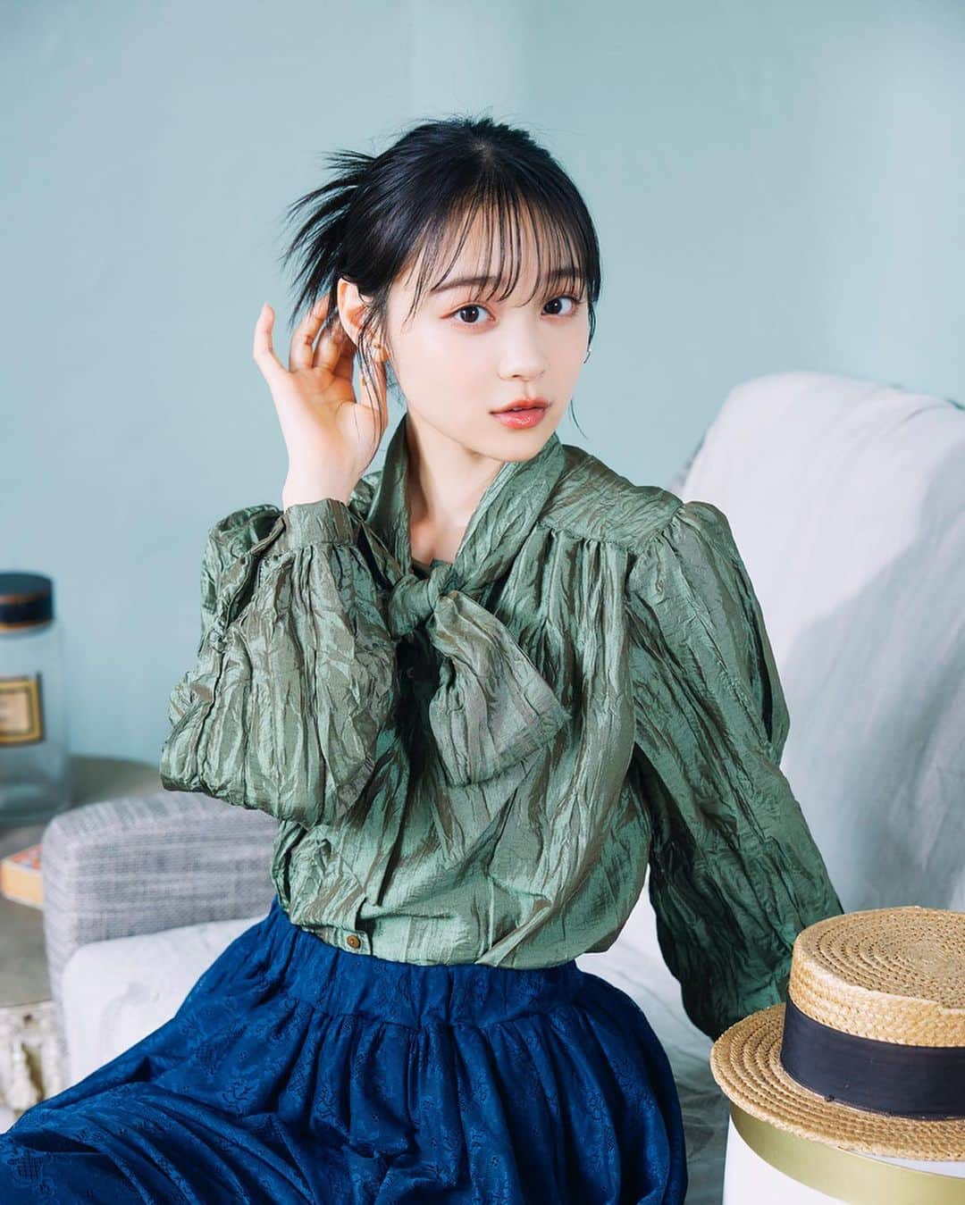 林芽亜里のインスタグラム：「🎀 ⁡ 私がプロデュースさせていただいている 靴下の2023AW新作が登場します🥰 ⁡ ⁡ ⁡ くつしたの日の11月11日から しまむらさん限定店舗とオンラインストアで発売する4種類と、 オンラインストア限定販売で2種類が発売されます🤍 ⁡ ⁡ ⁡ オンラインストアでの販売は17時~です⏰ ⁡ 今回の靴下はレディースサイズ(23~25cm)の展開になります·͜· ☀︎ ⁡ ⁡ とても可愛い靴下が出来たのでみんな、11月からもMaryのあしもとで🤭🩷 ⁡  ⁡ ⁡ #pr #林芽亜里 #Maryのあしもと  #しまむら」