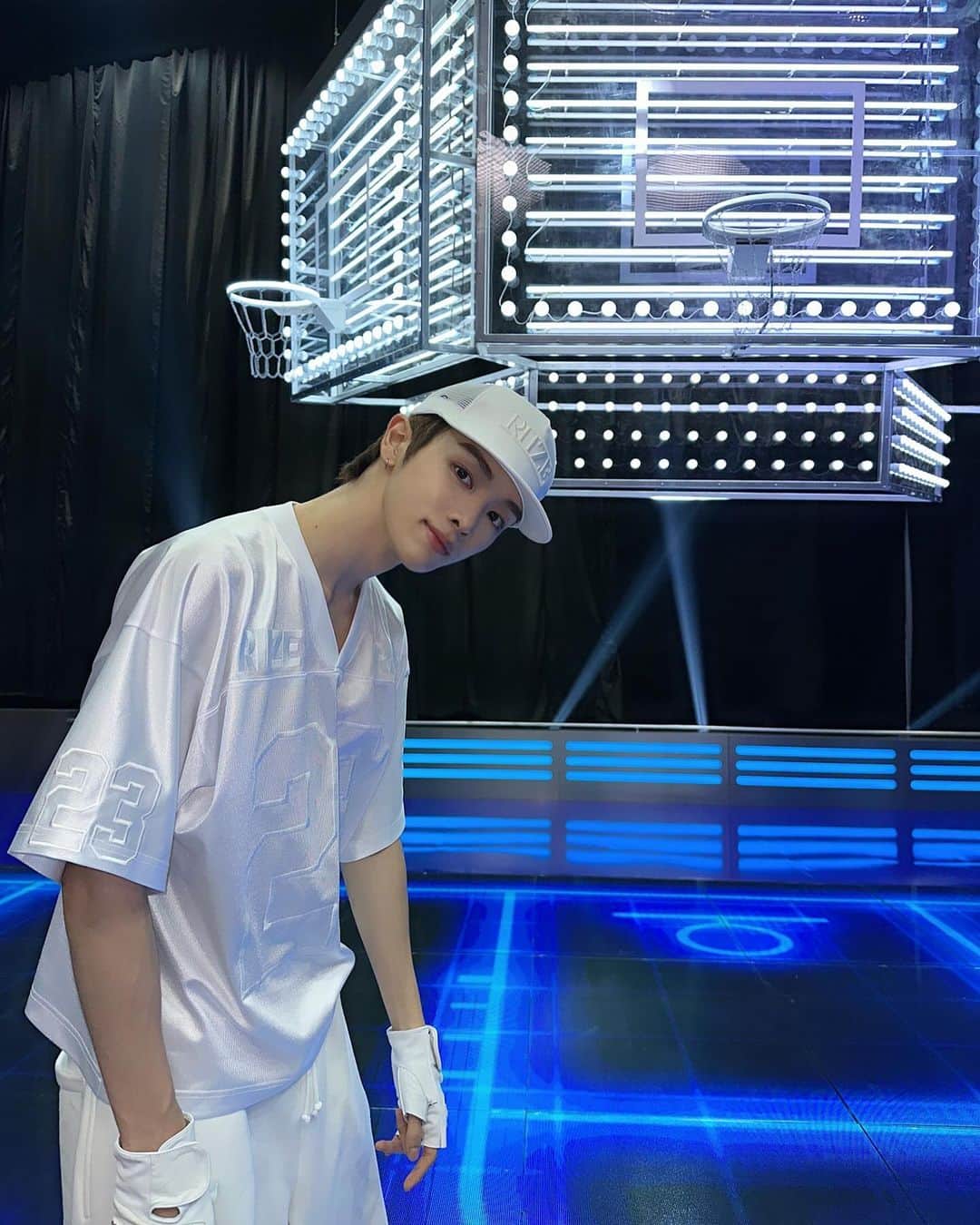 のインスタグラム：「⛹️‍♂️🤍  #RIIZE #라이즈  #SUNGCHAN #성찬  #RISEandREALIZE」