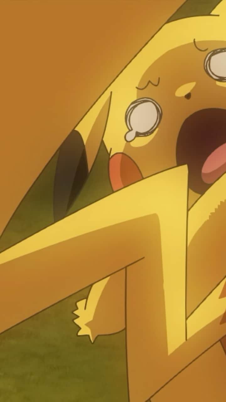 ピカチュウ公式Instagramのインスタグラム：「#ピカチュウ 大ピンチ⁈😲  プロフィール欄のURLから、ポケモン公式YouTubeチャンネルで、見逃し配信をチェックしてね👀  #ポケモン #ポケットモンスター #リザードン #アニポケ #アニメ #アニメーション #Pokémon #Pokemon #Pikachu #Charizard #anipoke #anime」