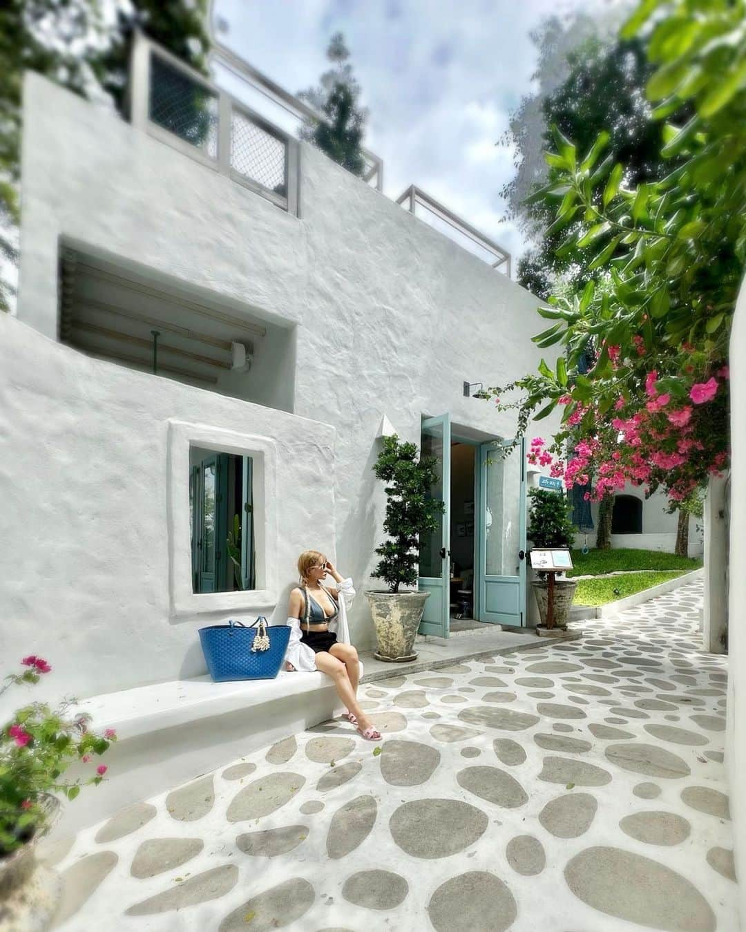 YuhKawasakiさんのインスタグラム写真 - (YuhKawasakiInstagram)「📍Resort De Paskani 🤍💙🩷 ： ： ： ： ： ： #ホアヒン#ホアヒン旅行 #ホアヒンホテル#タイホテル#タイ旅行 #東南アジアホテル#リゾートホテル#ホカンサー#トランカー#ホアヒン観光 #サントリーニ島#リゾートデパスカニ#resortdepaskani#huahinthailand #プール付きホテル#リゾート地#東南アジアリゾート#หัวหิน #การท่องเที่ยวแห่งประเทศไทย#ญี่ปุ่น#海外一人旅#海外コーデ #水着撮影 #PRADA水着#夏服コーデ #リゾートホテル #リゾートコーデ #タイランド#ホカンスコーデ #冬休みの過ごし方 #旅したくなるフォト」11月10日 18時11分 - yuhkawasaki