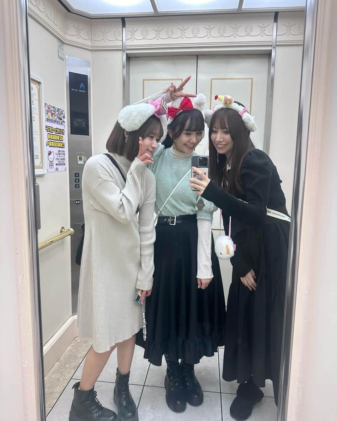 福士奈央さんのインスタグラム写真 - (福士奈央Instagram)「１０周年❕ いつもたくさんの応援ありがとうございます🫧 最初から応援してくれてる方も、最近好きになったよって方も、 みんながいるから私はアイドルでいれてるんだよ☺︎ これからも私らしくアイドルを楽しみます💭  ちかちゃんゆきちゃん 本当に大好きで大切な同期！10年よく頑張ったよー！すごい！ これからも一緒にSKE楽しもうね☺️ ３人でこれからも色んなとこ行って色んなもの食べてたくさんお揃いしようね😚  #どらいちフェスティバル」11月10日 18時11分 - ske48_fukushi