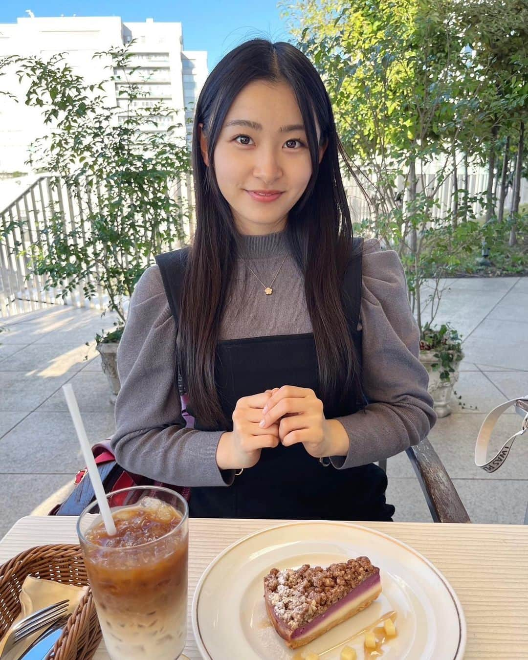 杏ジュリアさんのインスタグラム写真 - (杏ジュリアInstagram)「テラス付きのカフェで、 おしゃれな時間を過ごしました☕️  お天気も良くて、外のテラスが気持ちよかったよ~☺️☀️  期間限定のおいものケーキ食べました😋  #cafe #カフェ #都内カフェ #表参道カフェ #おいものケーキ #🍠 #instagood  #インスタ映え #テラス #カフェ #晴れ🌞 #longhair #ootd #code  #메이크  #followme  #오오티디 #데일리코디 #여름코디 #japan #도키센 #초도키메키센덴부 #何枚目がすき ？ #japan #idol #杏ジュリア」11月10日 18時13分 - julia_an_official