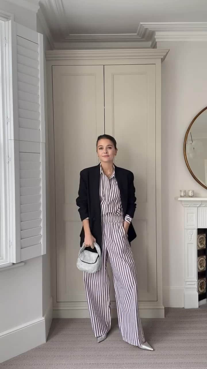 フレンチコネクションのインスタグラム：「Three ways to wear this super stylish (& comfy) chocolate striped two piece, as seen on the beautiful @allaboutalo 🍫 🤎」